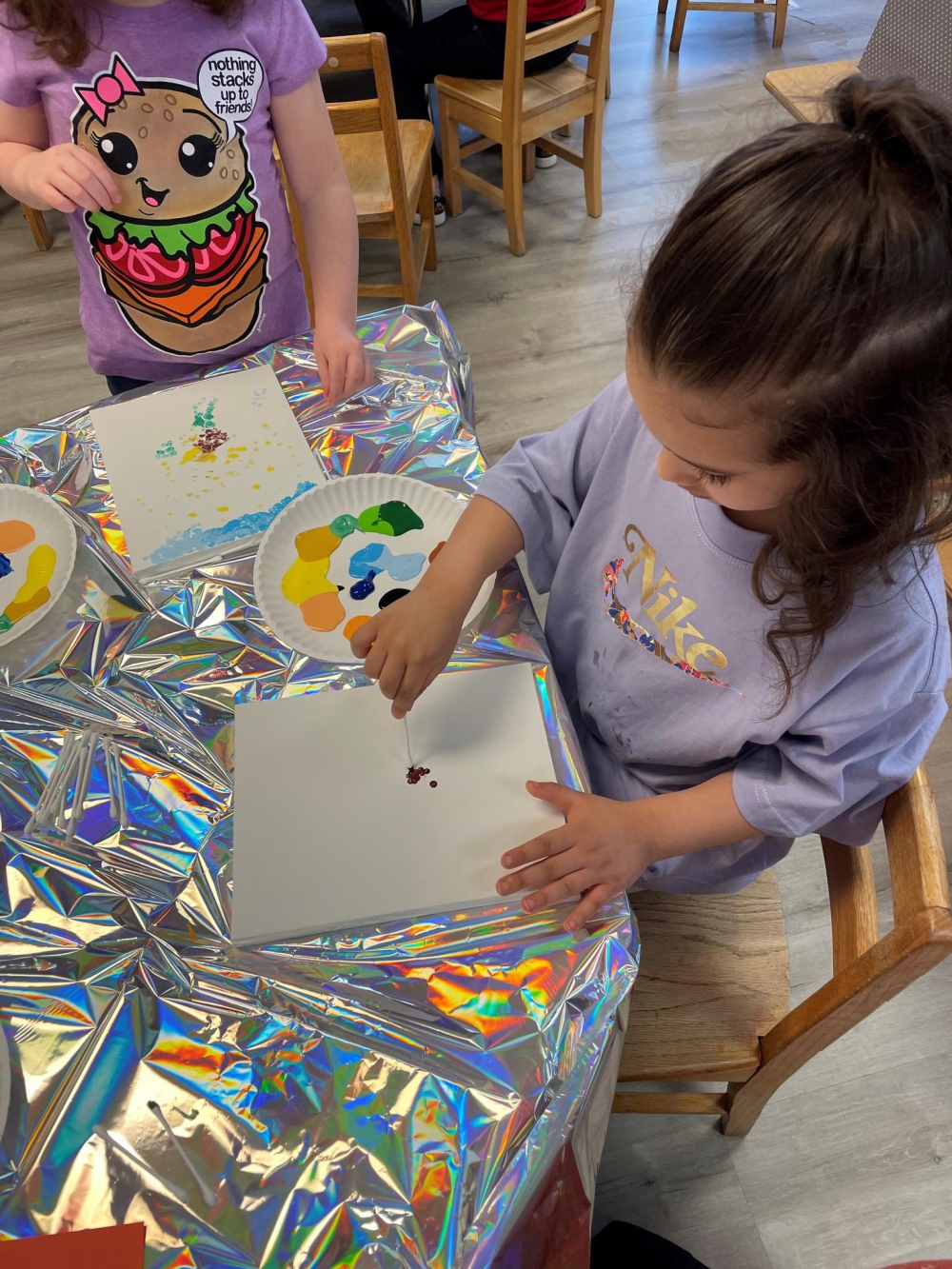 Alum Teaches Art for Kids on